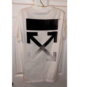 Off white logo t-shirt.